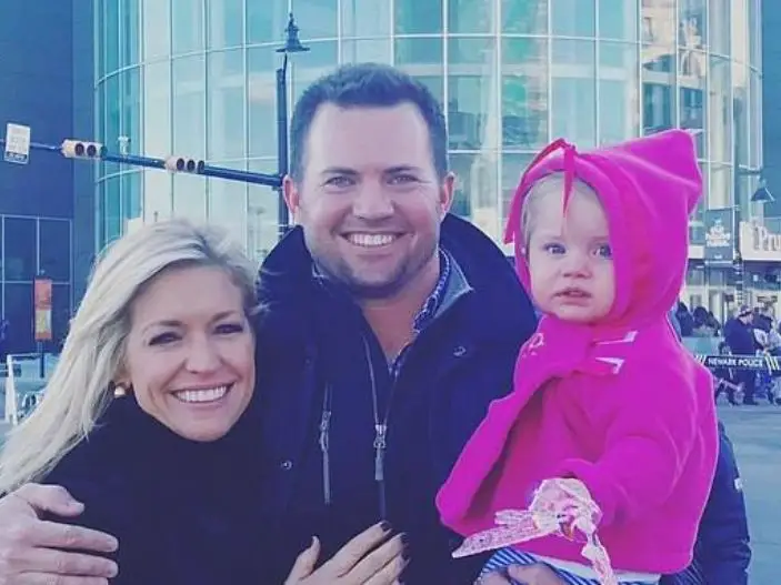 Ainsley Earhardt Pregnant? Fans Spot This Telltale Sign! Ainsley Earhardt Wiki, Husband, Pregnant, Kids, Salary and Net Worth