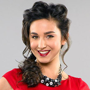 Molly Ephraim Wiki: Married, Husband, Boyfriend, Dating, Ethnicity, Net