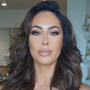 Hope Beel Married, Husband, Measurements, Net Worth