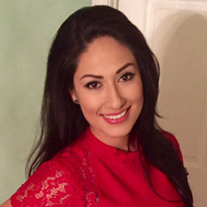 Mayra Moreno Wiki, Age, Fiance, Wedding, Height