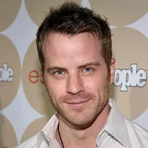 Robert Kazinsky Married, Wife, Girlfriend, Dating, Gay